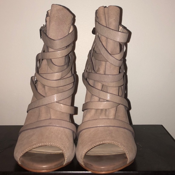 Peep toe high heeled booties - Picture 2 of 4